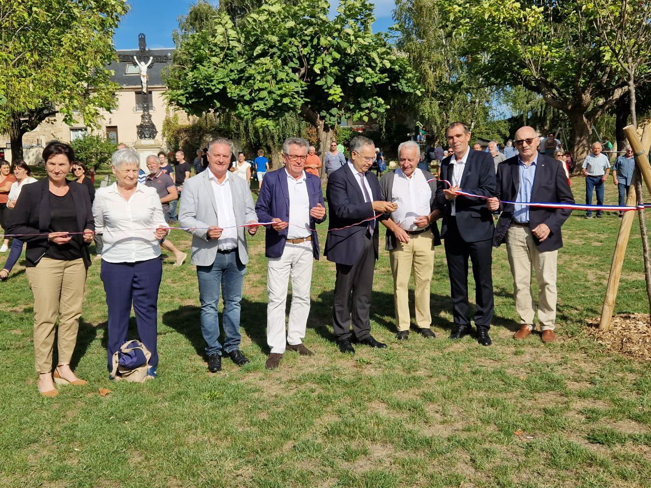 Lire la suite à propos de l’article L&rsquo;inauguration du nouveau cœur de village de Vaureilles !
